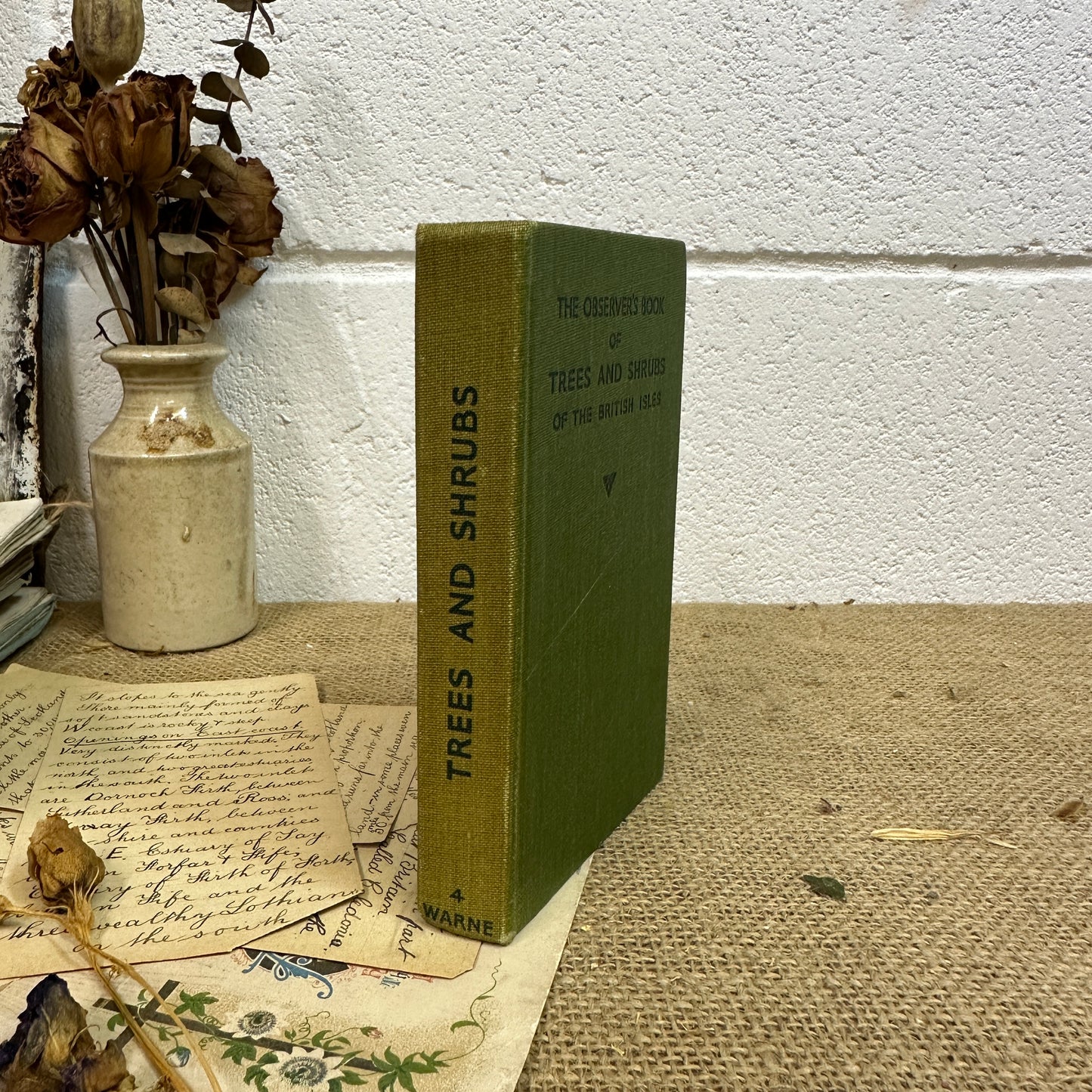 The observer’s book Trees & Shrubs - Tile Bottom to Top