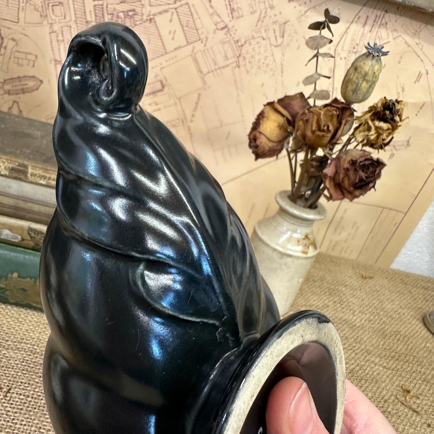 Black Ravenstone Fluted Mantel Vase - The Blind Mole