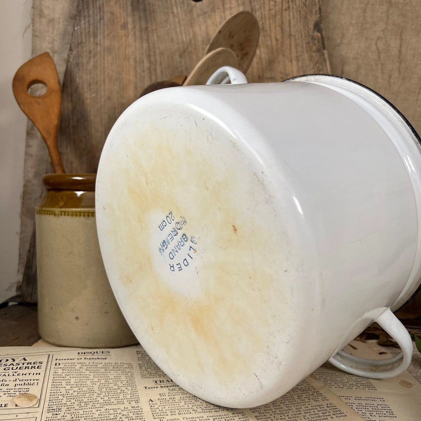 Beautiful Vintage White Pan with Twin Handles - The Blind Mole