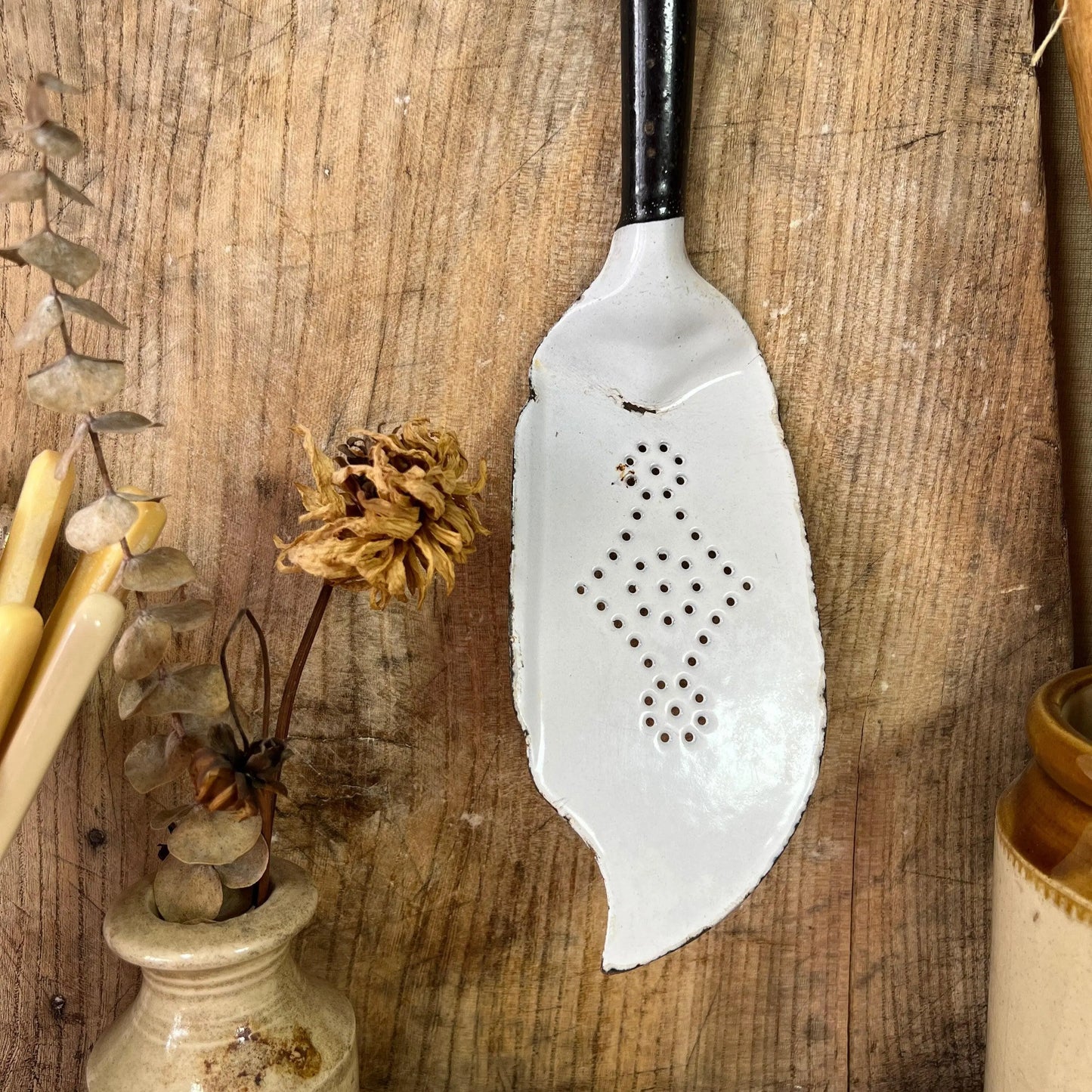 Enamel Vintage Fish Slice* - The Blind Mole