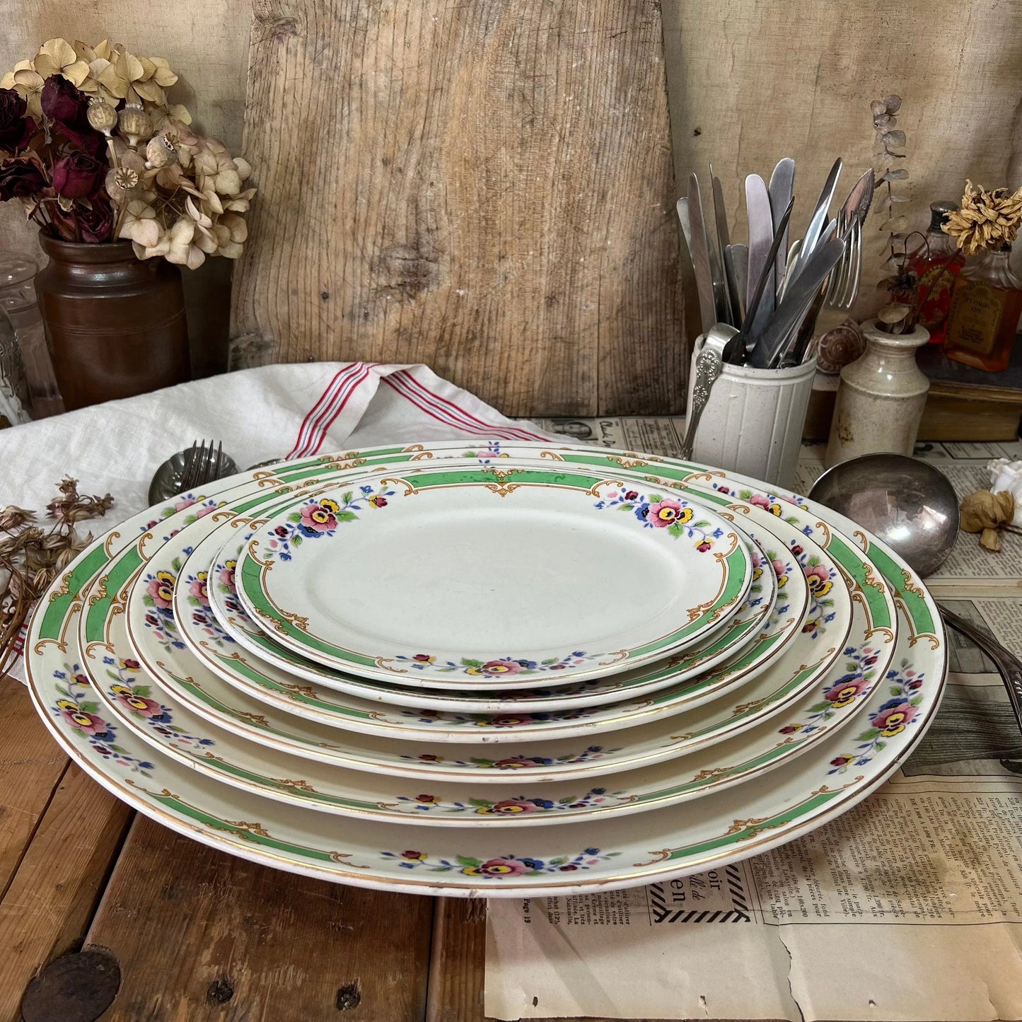 Rare Set of Six Floral Serving Platters - The Blind Mole