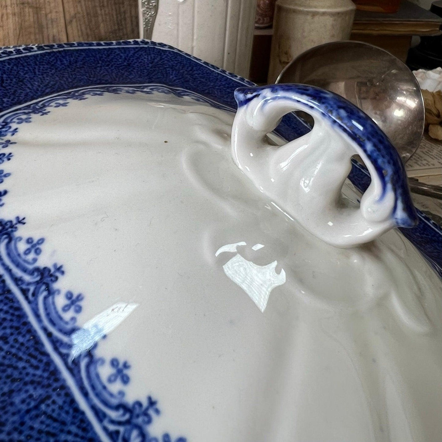 Alfred Meakin Pottery Marlborough Blue Tureen - The Blind Mole