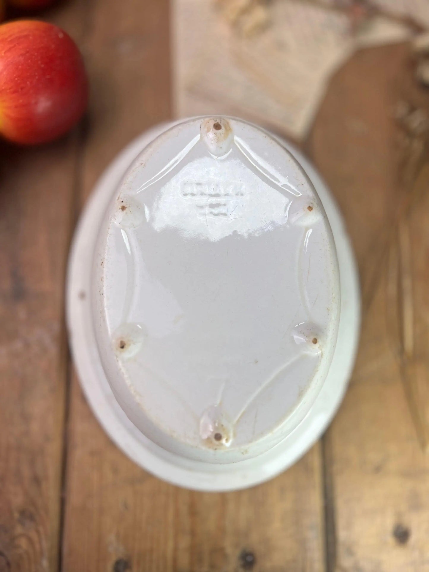 Rustic White Ironstone Small Casserole Pie Dish - The Blind Mole
