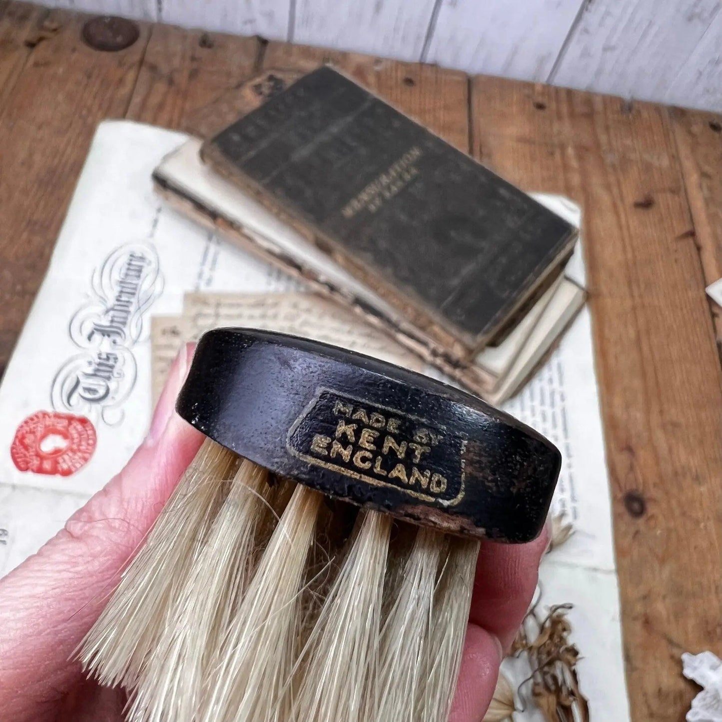 Vintage Kent Ebony Shoulder Clothes Brush Natural Bristles - The Blind Mole