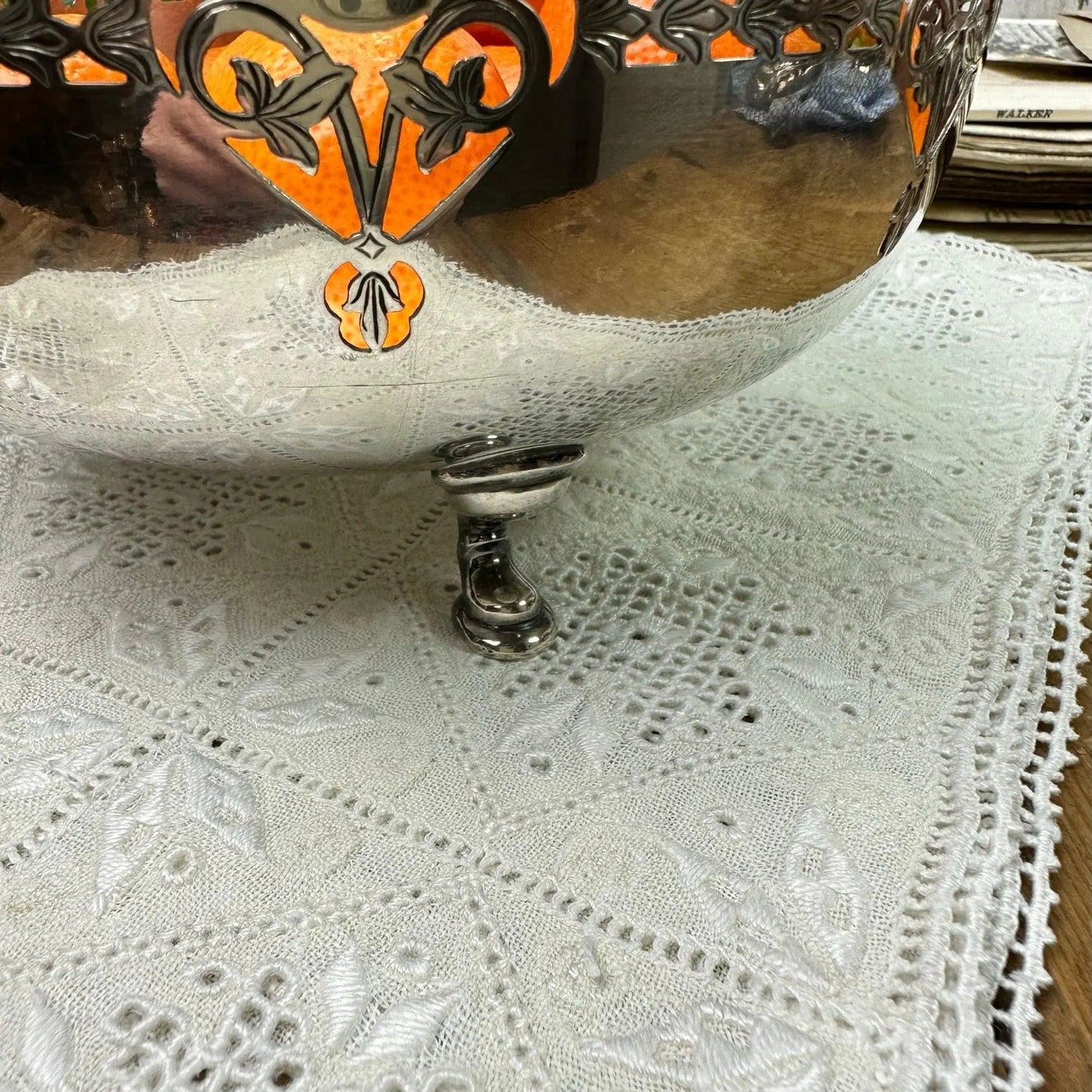 Stunning Walker & Hall Sliver Plated Twin Handled Serving Dish Fruit Bowl - The Blind Mole