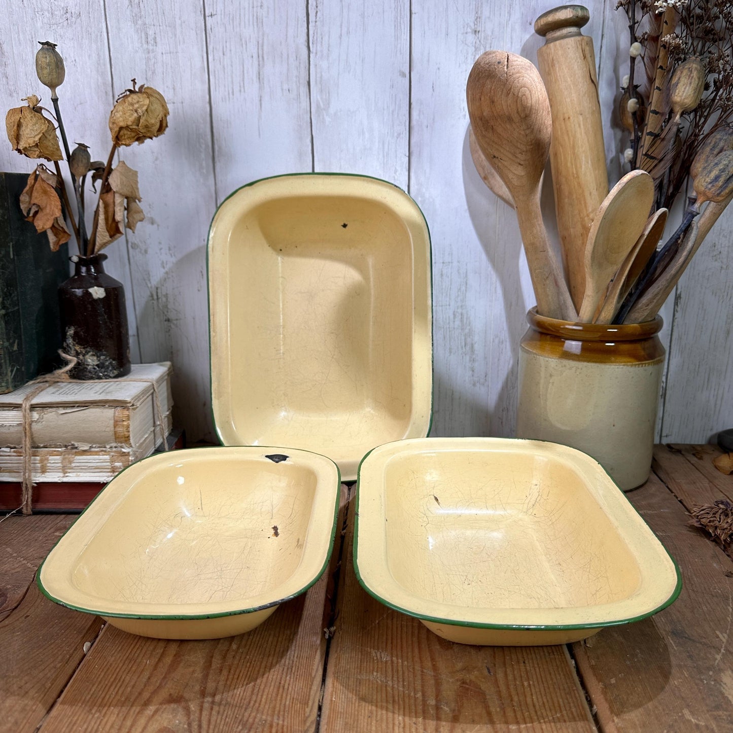 Vintage Enamel Yellow & Green Rectangle Set of Roasting Dishes - The Blind Mole
