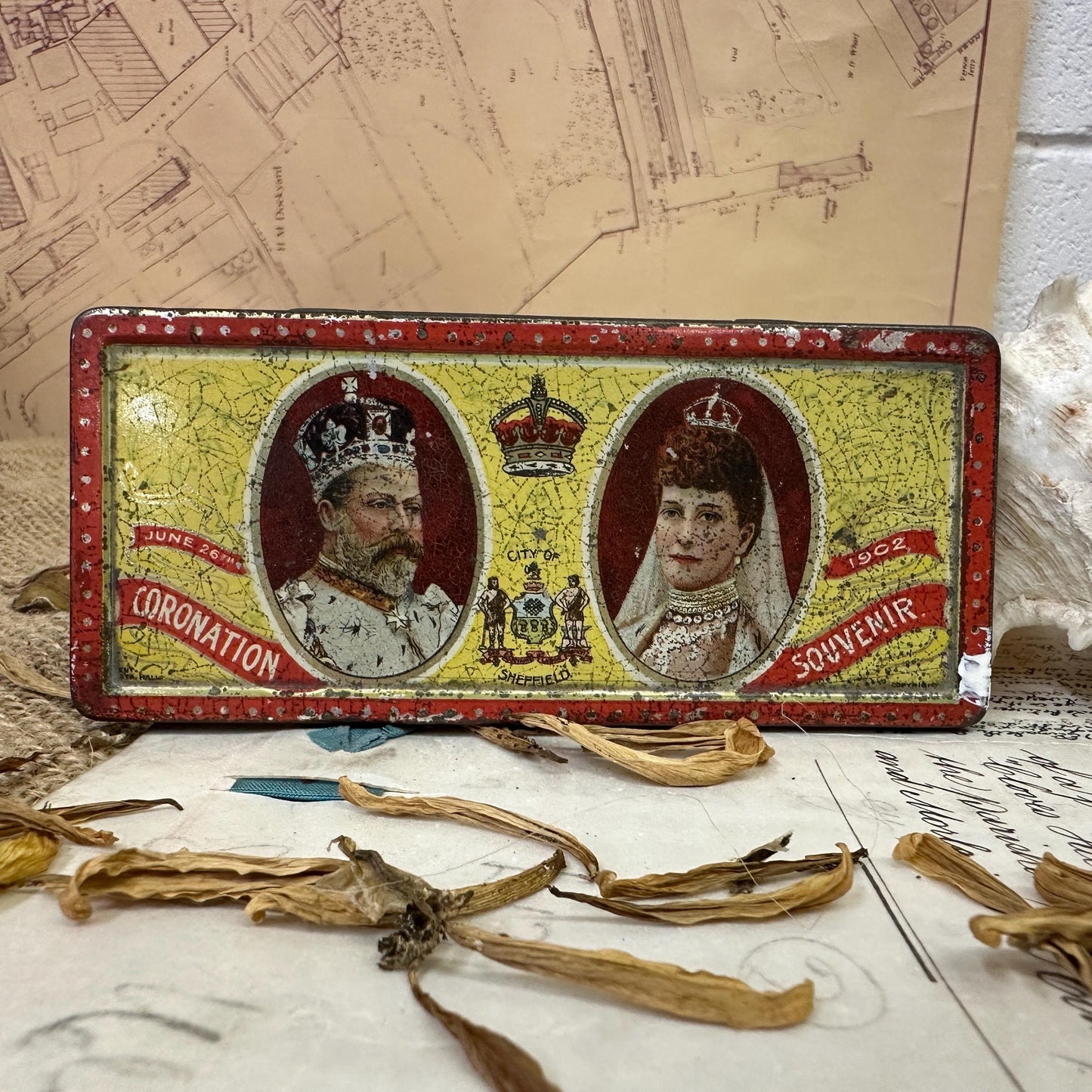 Antique Commemorative Coronation Tin 1902 Edward VII - Rowntree York - The Blind Mole