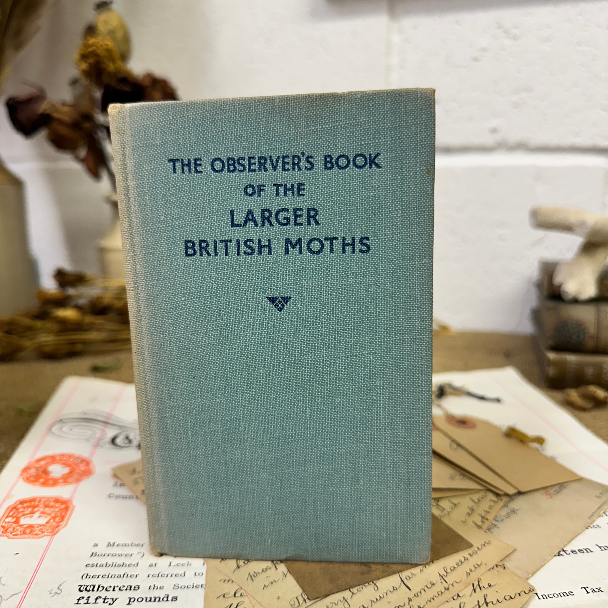 The observer’s book of Larger British Moths - Title Top to Bottom - The Blind Mole