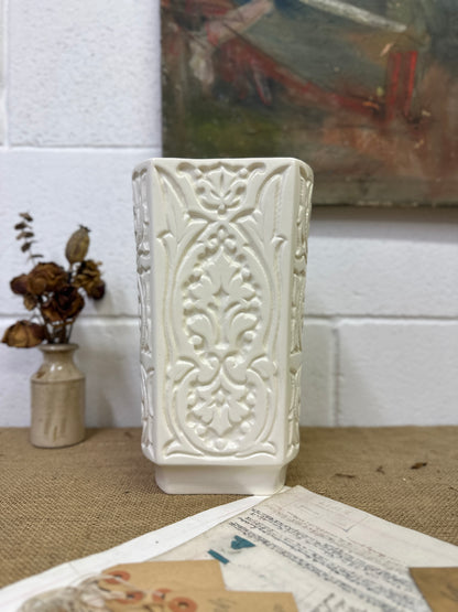 White Moonstone Beswick Fern Vase