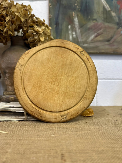 Antique Sycamore Bread Chopping Board - The Blind Mole