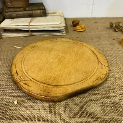 Antique Sycamore Bread Chopping Board - The Blind Mole