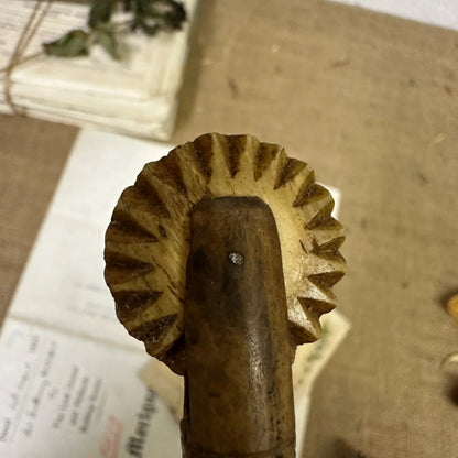 Antique Wooden Pastry Wheel Crimper - The Blind Mole