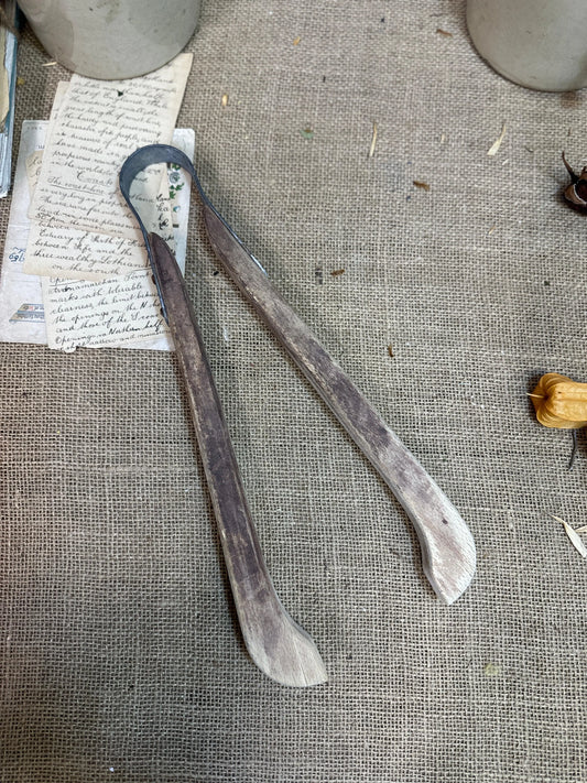 Wooden Vintage Laundry Tongs - The Blind Mole