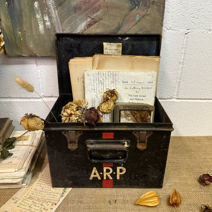 Metal Air Raid Fist Aid Tin