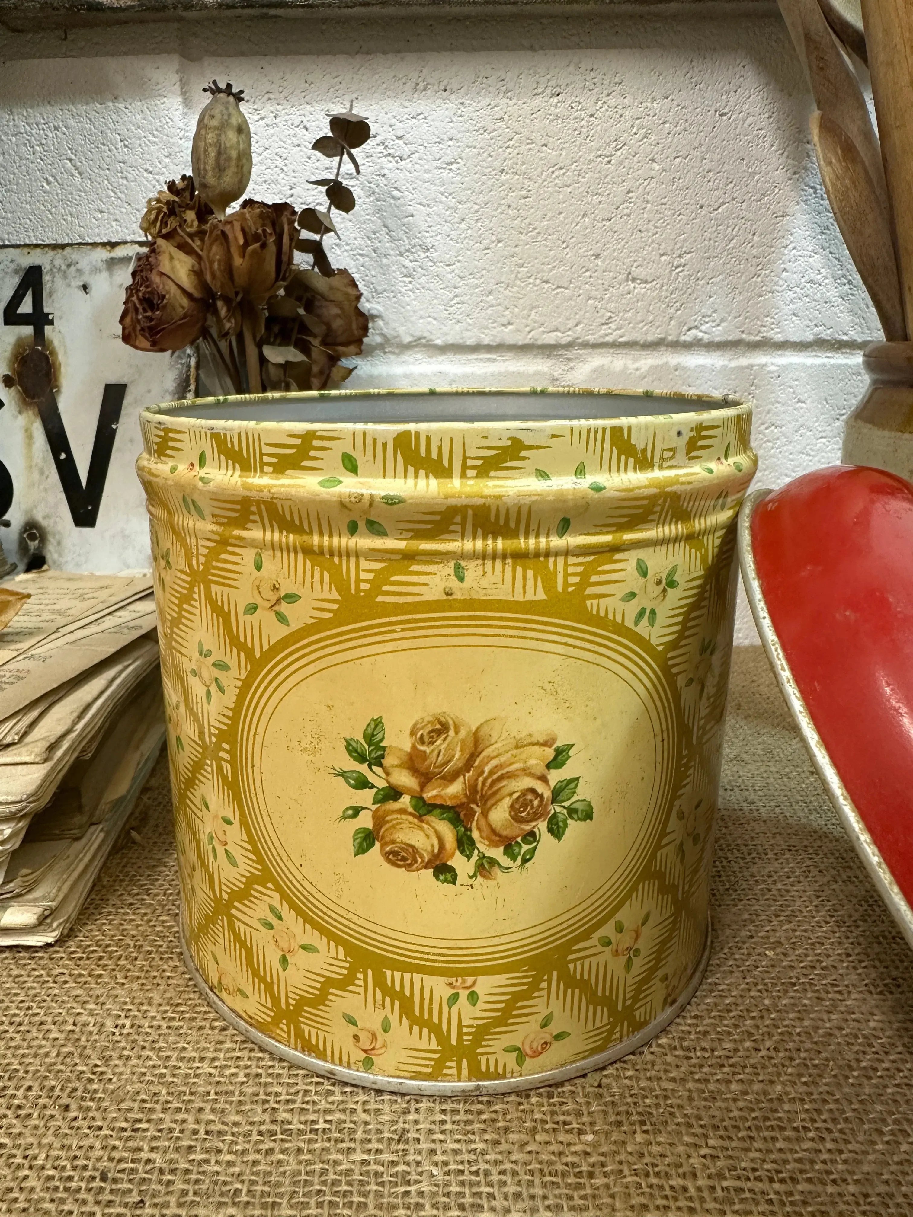 Vintage Worcester Ware Biscuit Tin - The Blind Mole