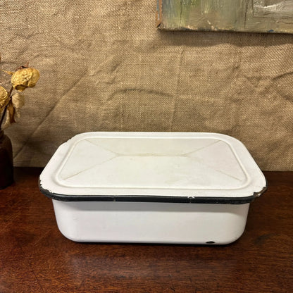 Vintage White Roasting/Serving Dish The Blind Mole