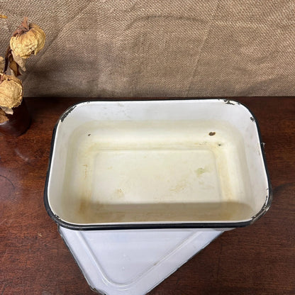 Vintage White Roasting/Serving Dish The Blind Mole