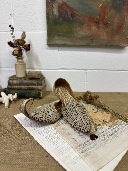 Traditional Indian Khussa Sherwani Shoes - The Blind Mole