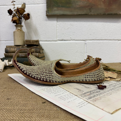 Traditional Indian Khussa Sherwani Shoes - The Blind Mole