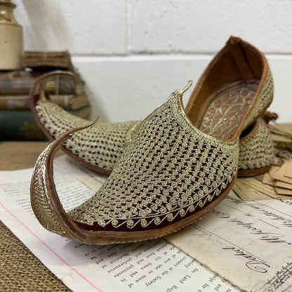 Traditional Indian Khussa Sherwani Shoes - The Blind Mole