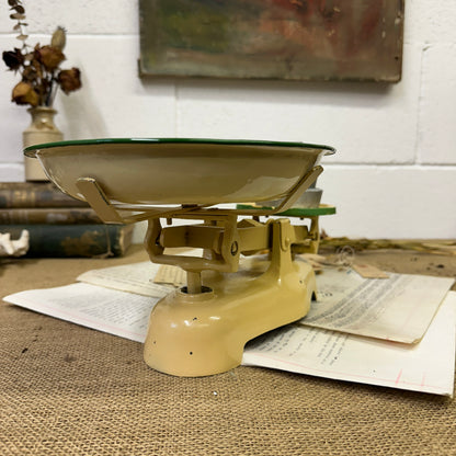 Vintage Yellow Enamel Kitchen Scales - The Blind Mole