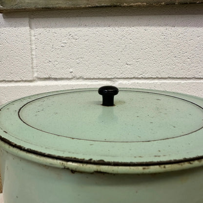 Vintage Enamel Cake Tin - The Blind Mole