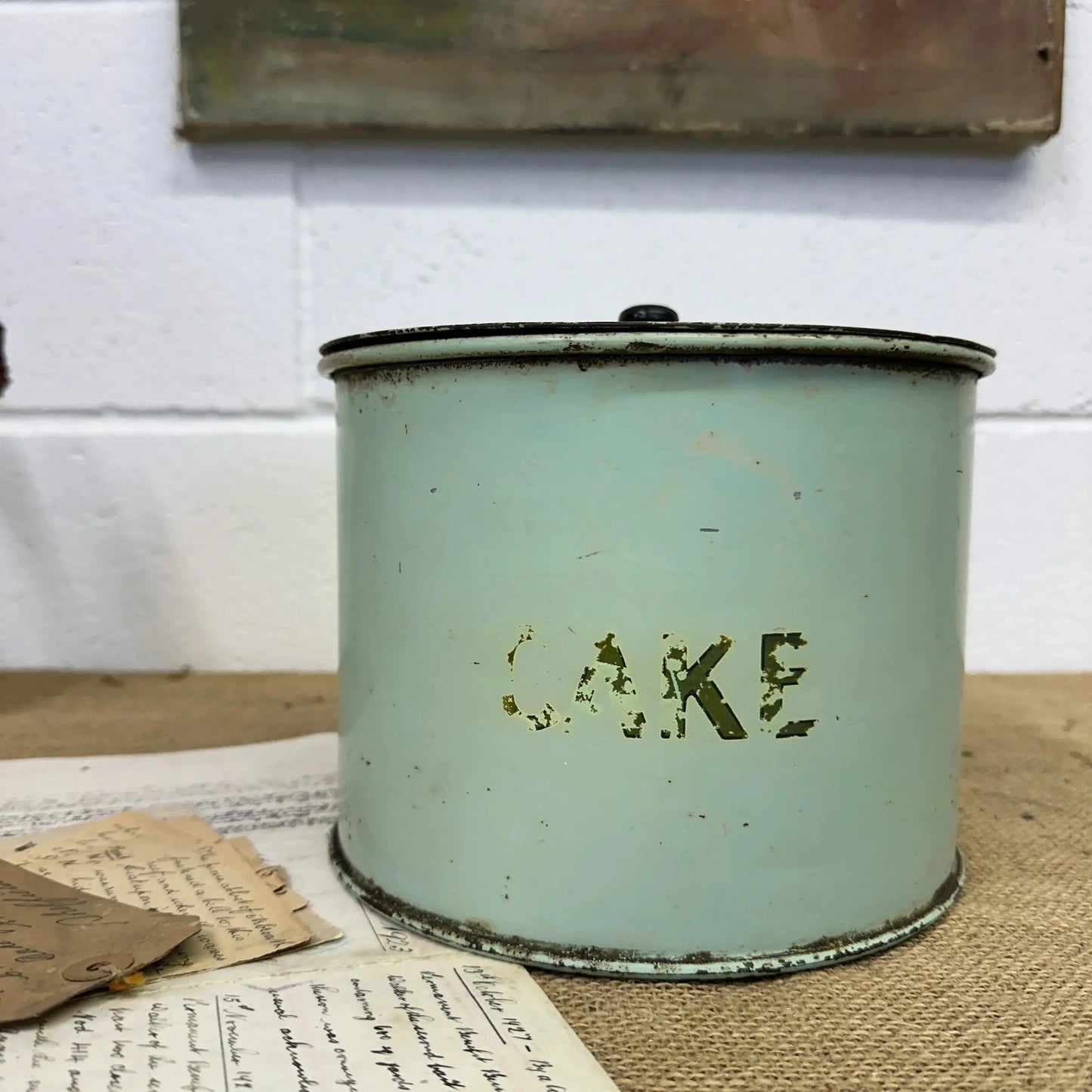 Vintage Enamel Cake Tin - The Blind Mole