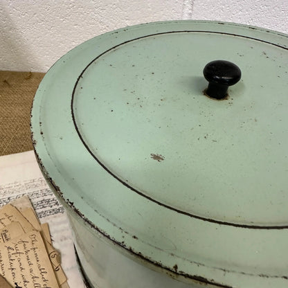 Vintage Enamel Cake Tin - The Blind Mole
