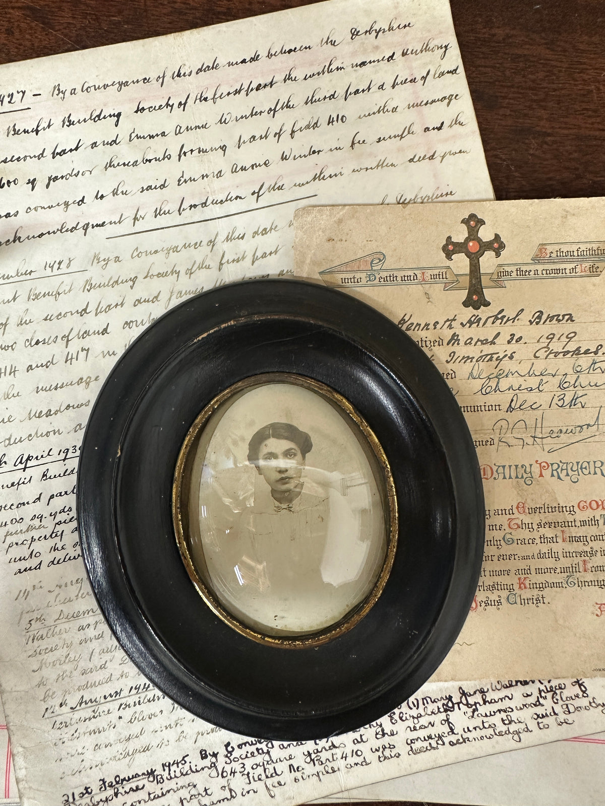 Victorian Oval Ebony Convex Picture Frame