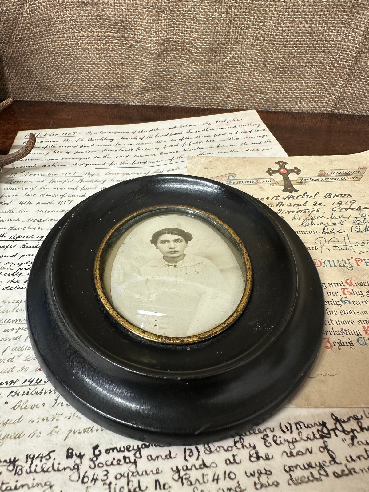 Victorian Oval Ebony Convex Picture Frame