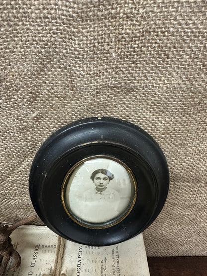 Victorian Oval Ebony Convex Picture Frame