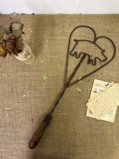 Metal Rug Beater Pig