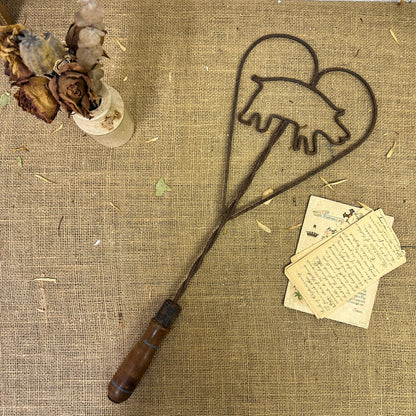 Metal Rug Beater Pig