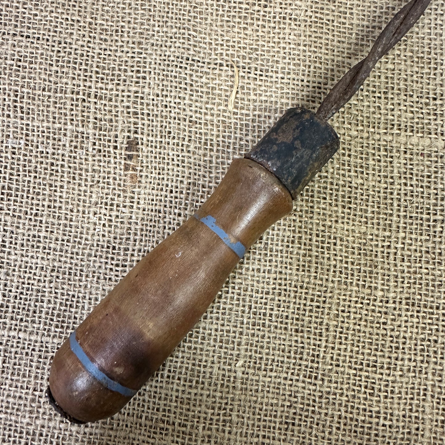 Metal Rug Beater Pig