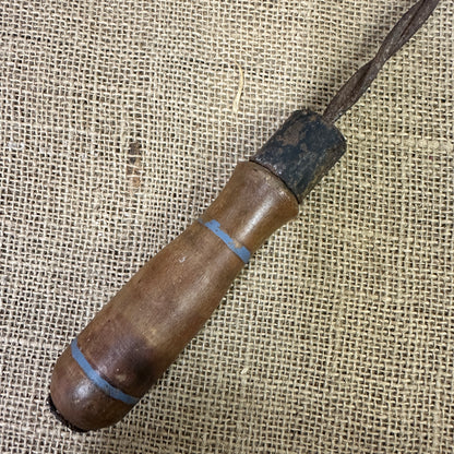 Metal Rug Beater Pig