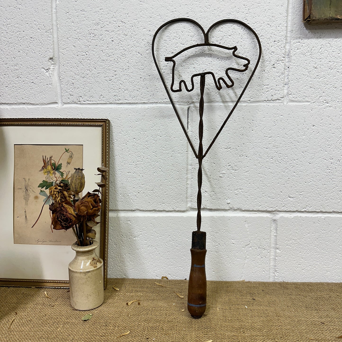 Metal Rug Beater Pig