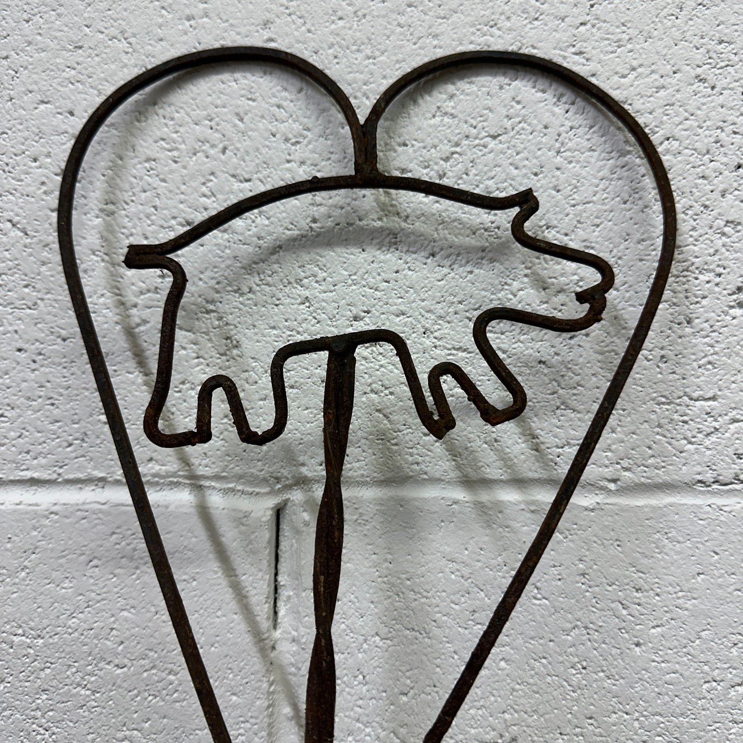 Metal Rug Beater Pig