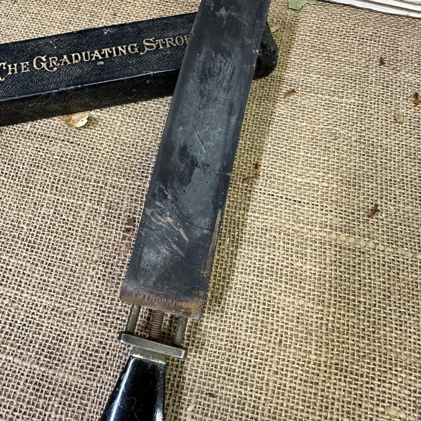 Vintage Razor Graduating Strop