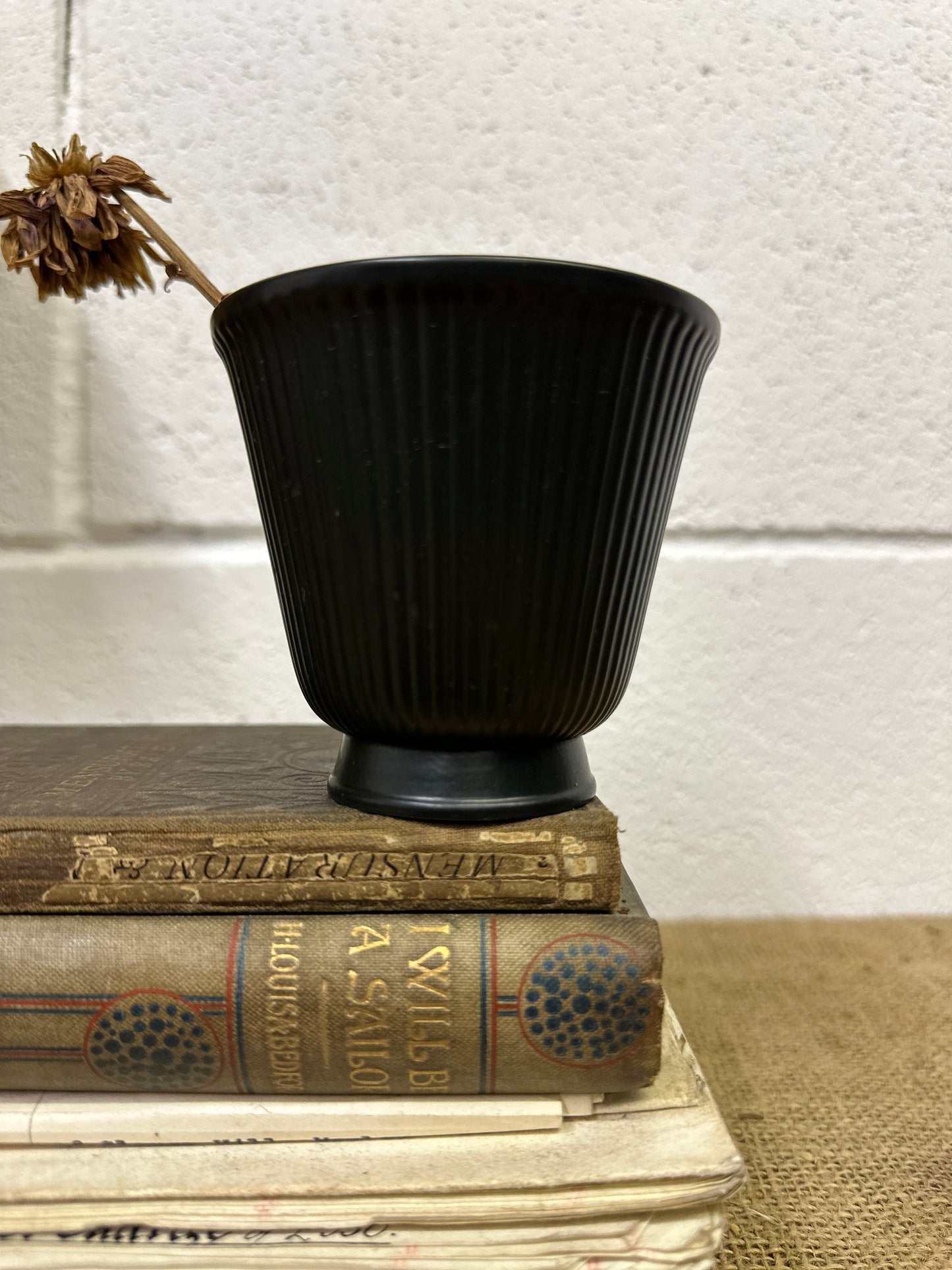 Black Ravenstone Vase