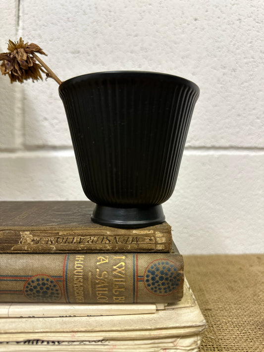 Black Ravenstone Vase