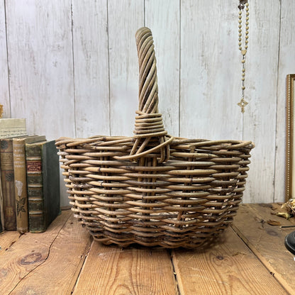 Vintage wicker hand woven basket* - The Blind Mole