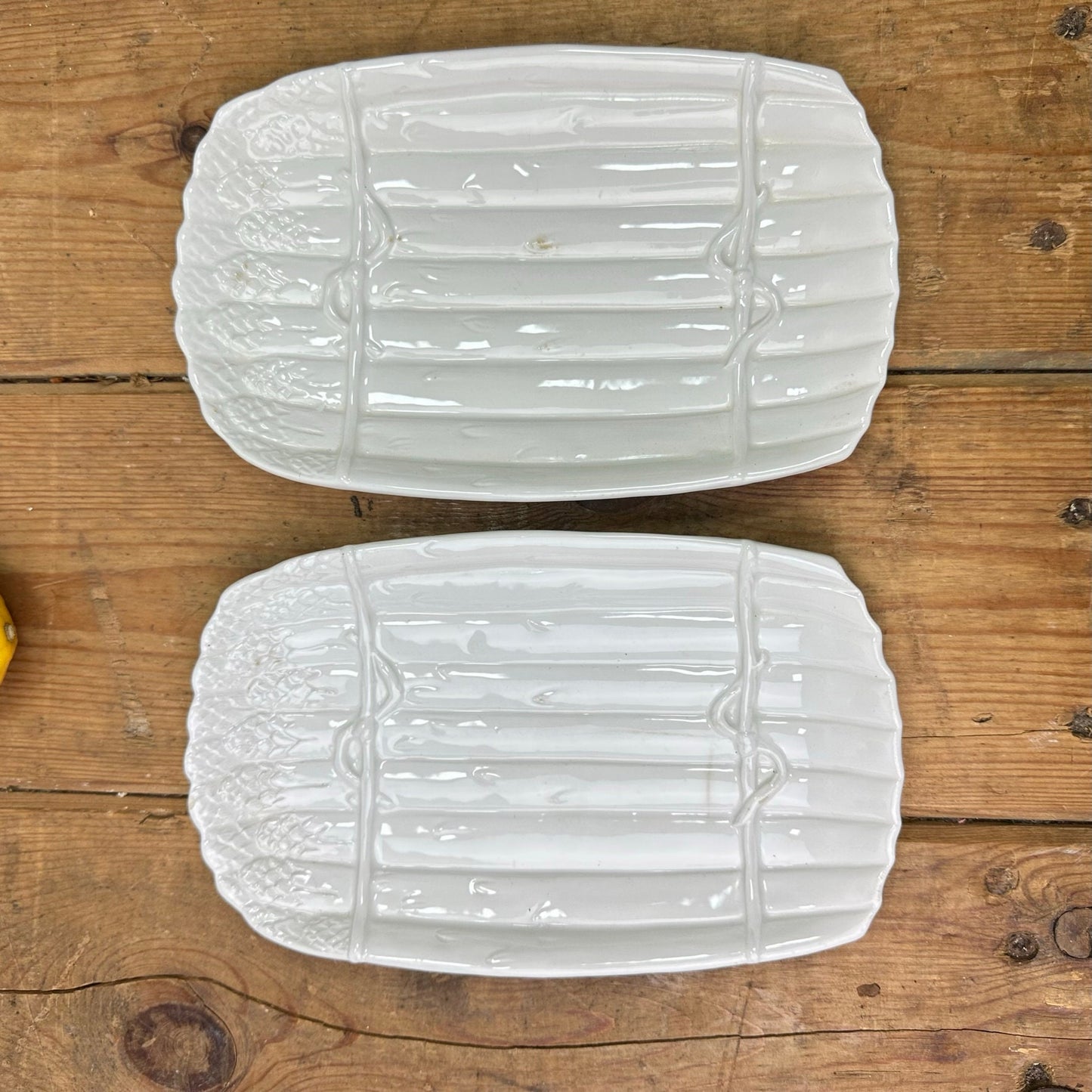 Pair of Vintage Italian Majolica Wear White Asparagus Platters