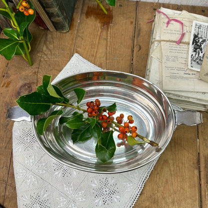 Stunning Sliver Plated Twin Handled Serving Dish Fruit Bowl