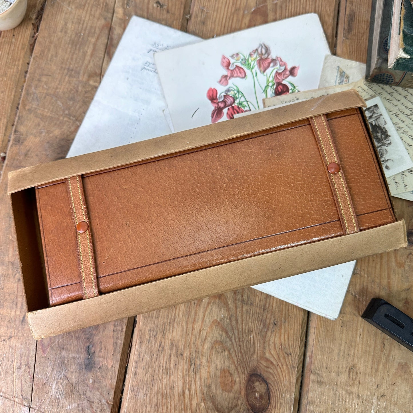 Vintage Tan ACME Tie Q Leather Tie Box