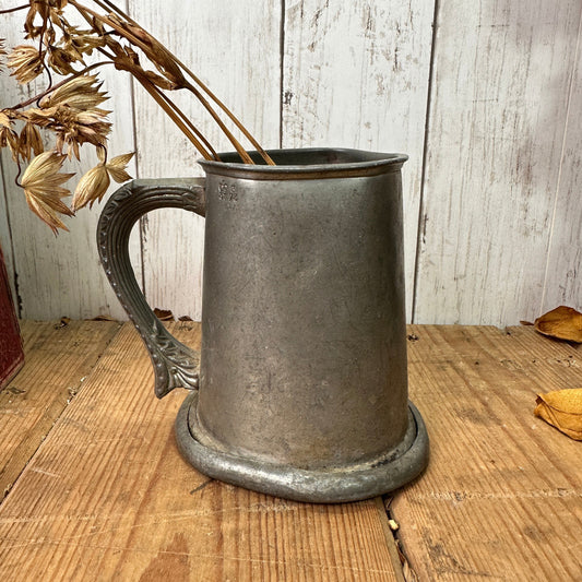 Stunning Victorian Pewter Pint Tankard