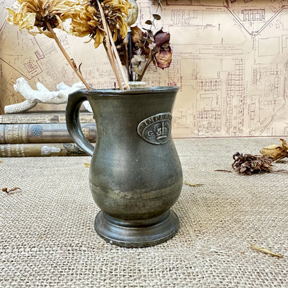 Handsome Antique Pewter Tankard 1/2 Pint with Crested Badge