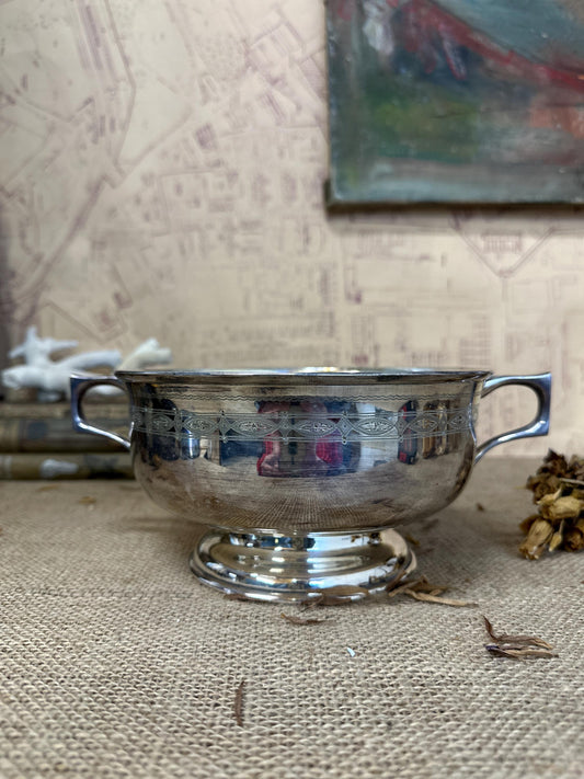 Stunning Sliver Plated Twin Handled Serving Dish Fruit Bowl